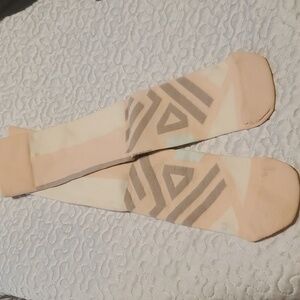 ON PERFORMANCE  WOMEN'S  HIGH  SOCKS,   NEW,   NO TAGS